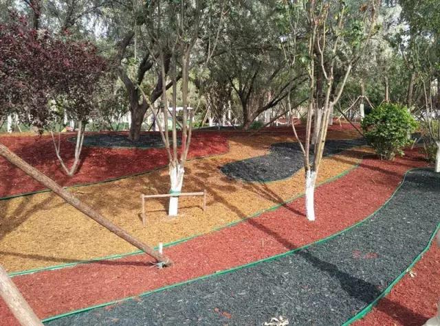 比草坪更美麗——摩奇有機(jī)覆蓋物