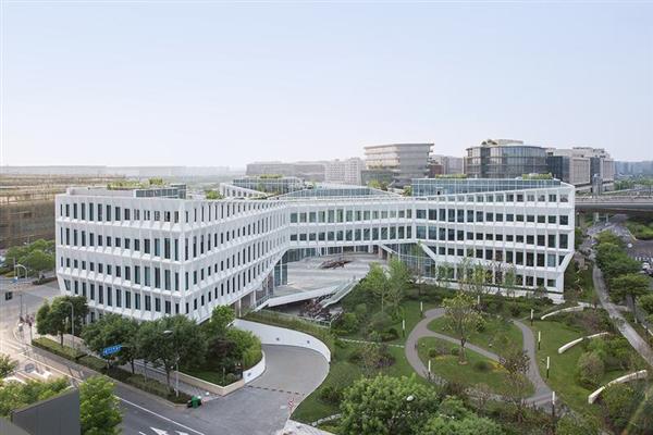 橋和水的故事 ——上海寶業(yè)中心